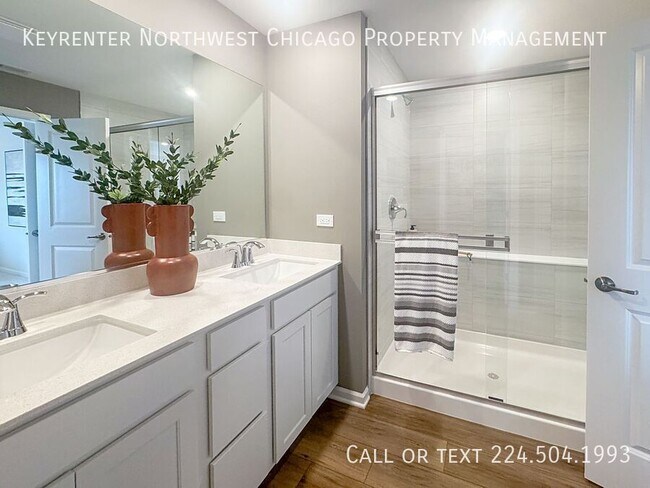 Building Photo - 12323 Tinsley St