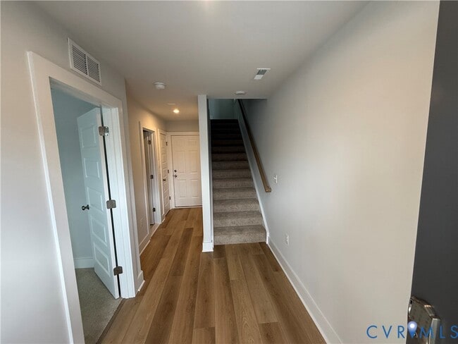 Building Photo - 10137 Blue Wing Ln