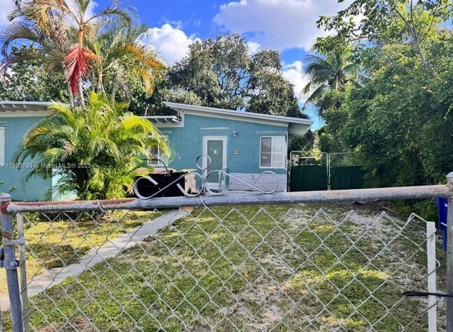 Primary Photo - 550 NW 118th St