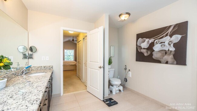 Building Photo - 815 Atherstone Dr