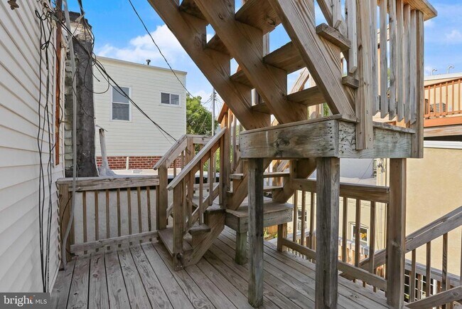 Building Photo - 249 S Chester St