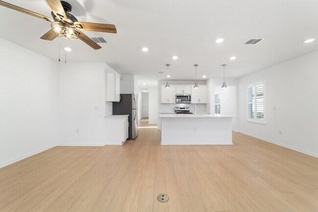 Building Photo - 5543 SW 85th Ave Rd