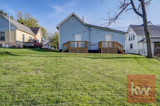 Building Photo - 314 Wilson Ave