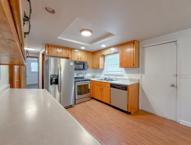 Building Photo - 1210 Carson Dr