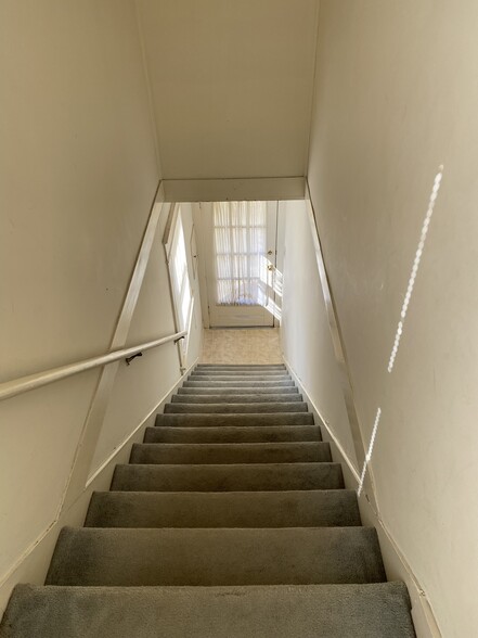 Entryway to upstairs unit - 2411 Hill St