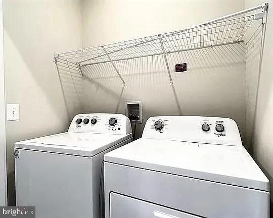 Building Photo - 1207 Vermeer Ave