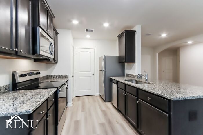 Building Photo - 10474 Sweetwater Creek Dr