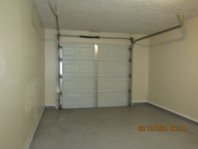 Building Photo - Home located in the Cache area!