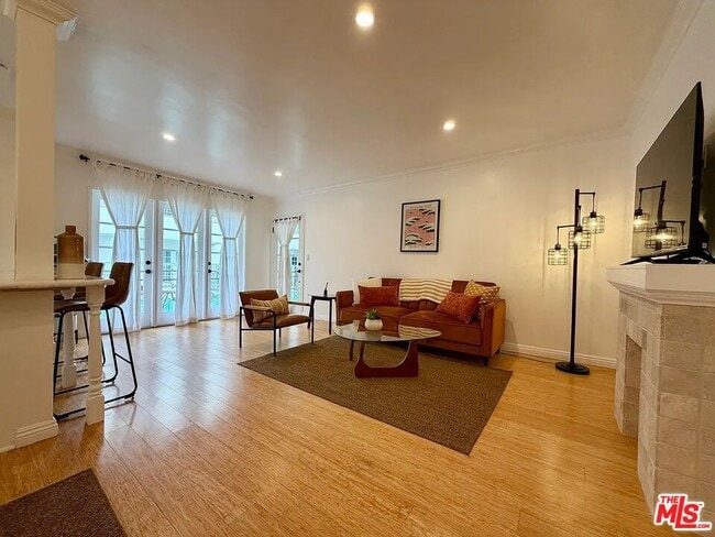 Building Photo - 1027 20th St