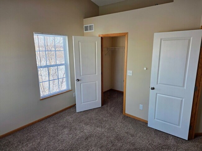 Building Photo - 4410 152 Street