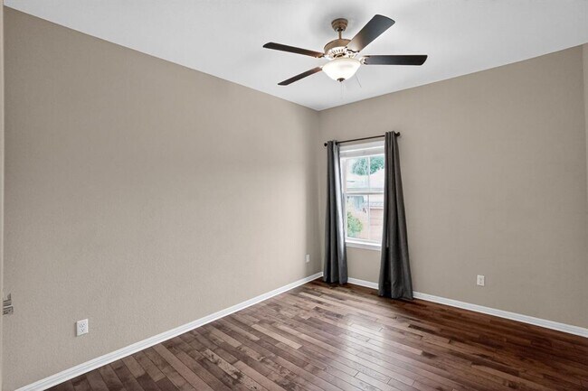 Building Photo - 104 Cartwheel Bend