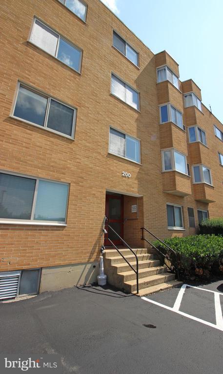 Building Photo - 200 Locust St SE