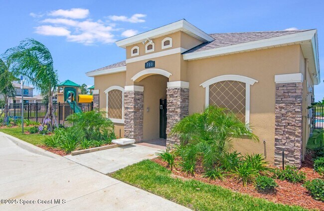 Building Photo - 975 Remington Green Dr SE