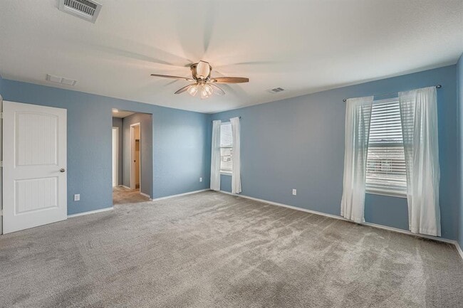 Building Photo - 5104 Lazy Ct Dr