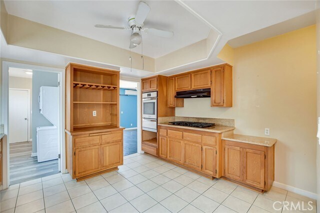 Building Photo - 1015 E Walnut Ave