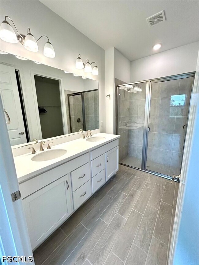 Building Photo - 43806 Blue Heron Ln