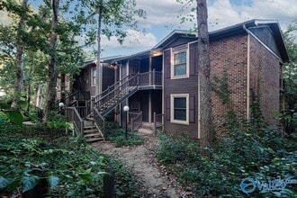 Building Photo - 2092 Woodlawn Dr SW