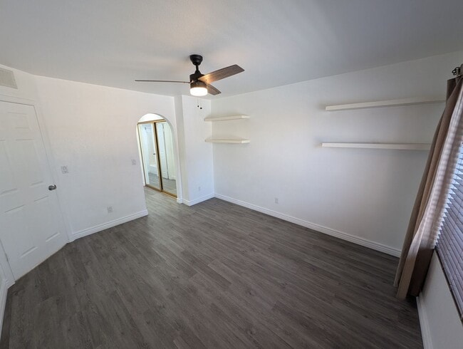 Building Photo - 2 Bedroom Condo Unit in the Papago Park Vi...