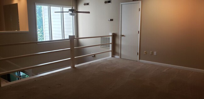 Building Photo - 800 Buffington Ct