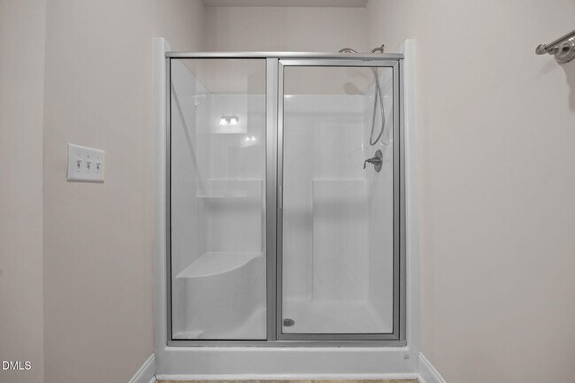 Building Photo - 75 Rolling Waters Ct