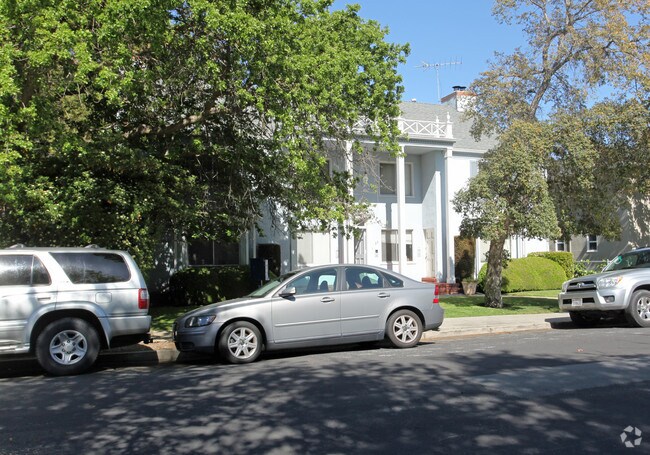 Building Photo - 23 Duane St