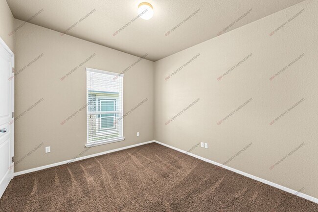Building Photo - 5607 Blackstone Dr
