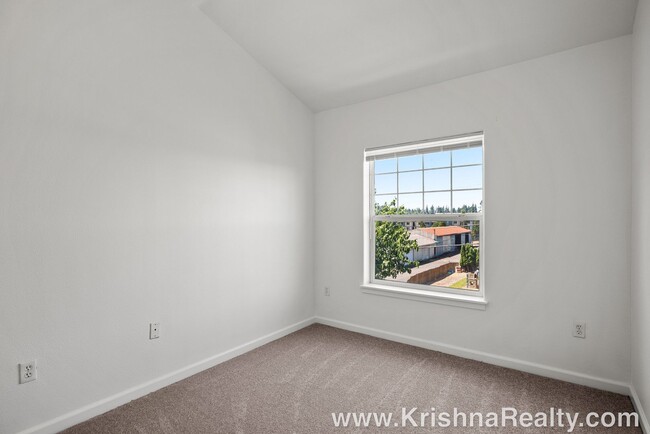 Building Photo - Spectacular 3BD* 2.5 BA* Condo*by Nike Wor...