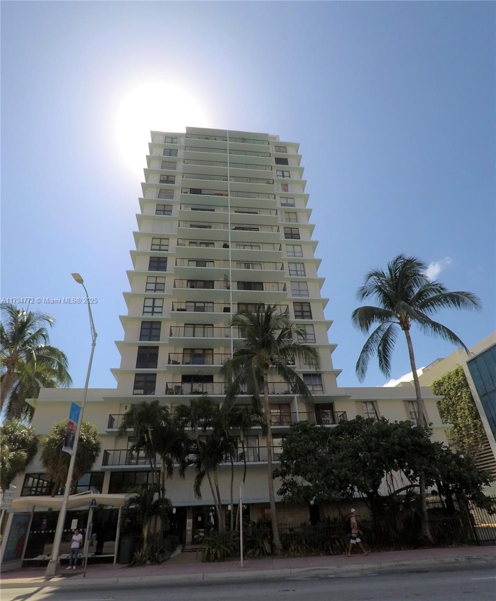 Secure building - 1800 Collins Ave