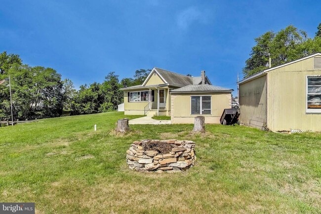Building Photo - 8349 Bear Creek Dr