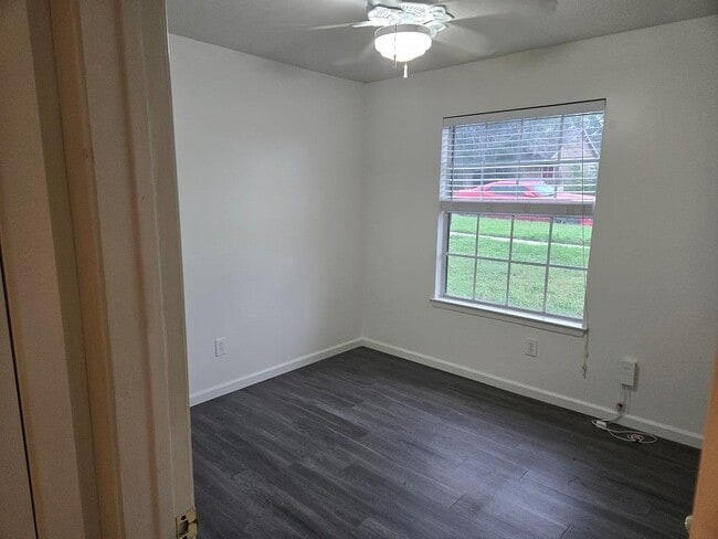 Building Photo - 12328 Alderbrook Dr