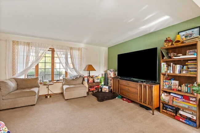 Building Photo - 1853 Wallinford Dr