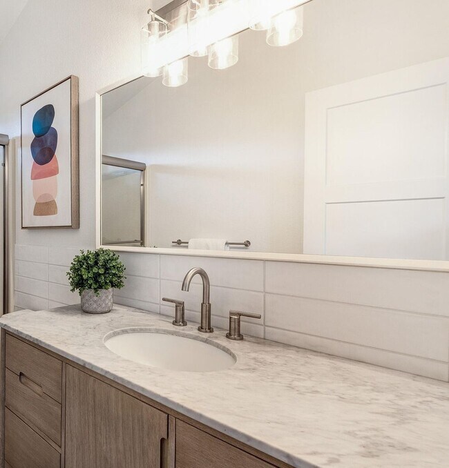 Building Photo - Beautiful Remodeled Home on Acreage!