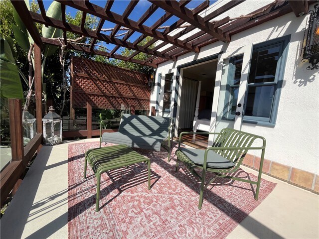 Building Photo - 845 Temple Hills Dr