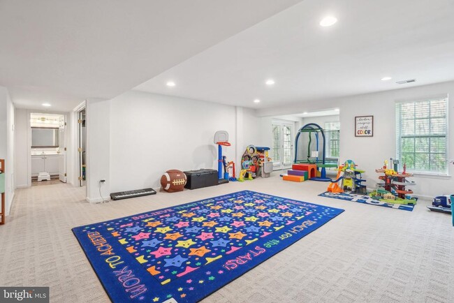 Building Photo - 18119 Camdenhurst Dr