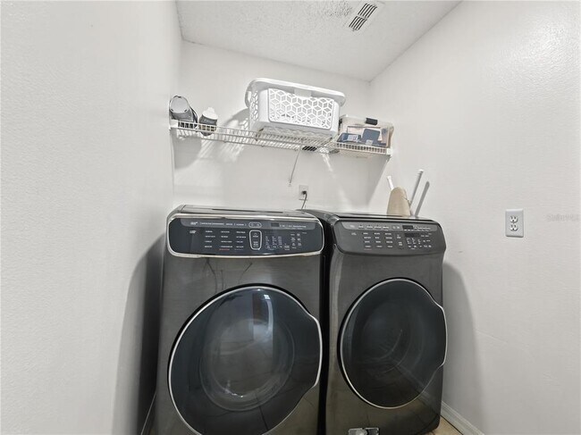 Building Photo - 8105 Santee Dr