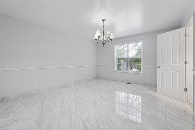 Building Photo - 3149 Lakeview Pkwy