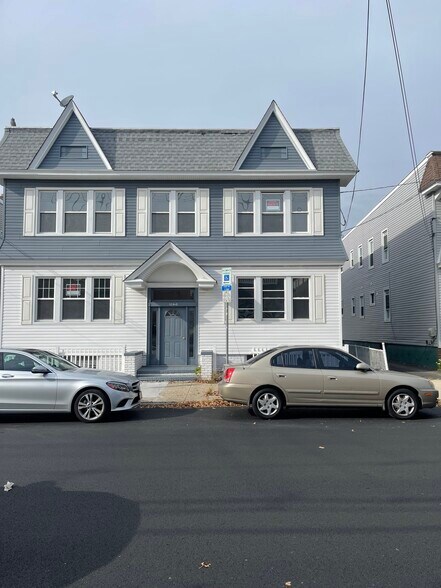 Building Photo - 104 Gotthardt St