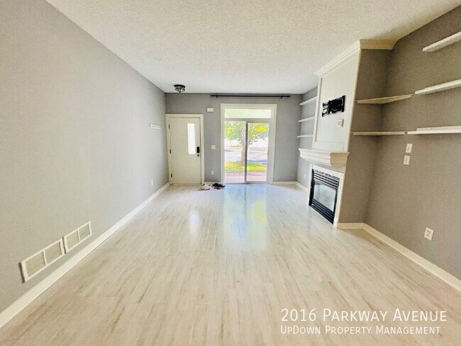 Building Photo - 2016 Parkway Ave