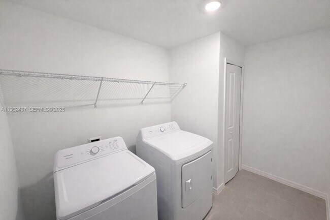 Building Photo - 17240 Cantu Ct