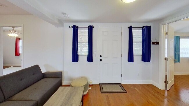 Building Photo - 3729 31st Ave S