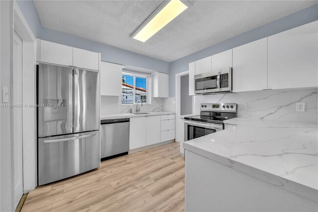 Building Photo - 2001 SW 37th Ave