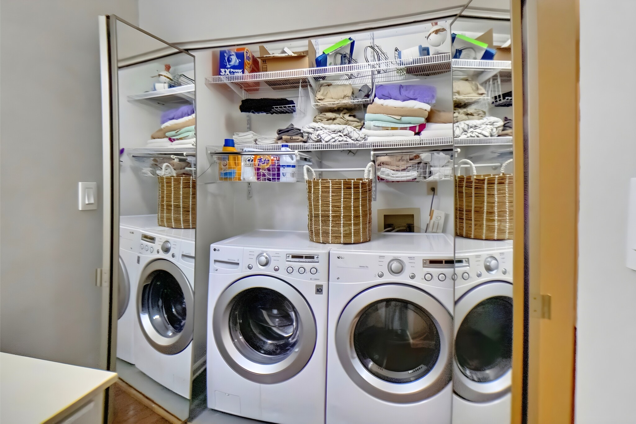 Building Photo - 3104 Pine Heights Dr NE