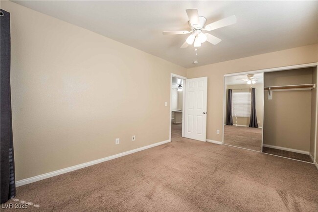 Building Photo - 736 Anacapri St