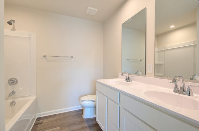 Building Photo - 411 Mancini Dr