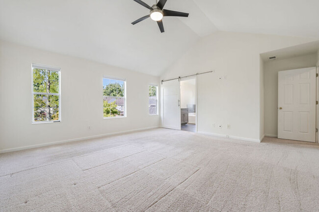 Building Photo - 2369 Charleston Pointe SE