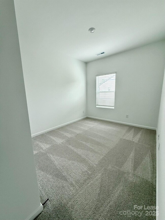 Building Photo - 1609 Blanche St
