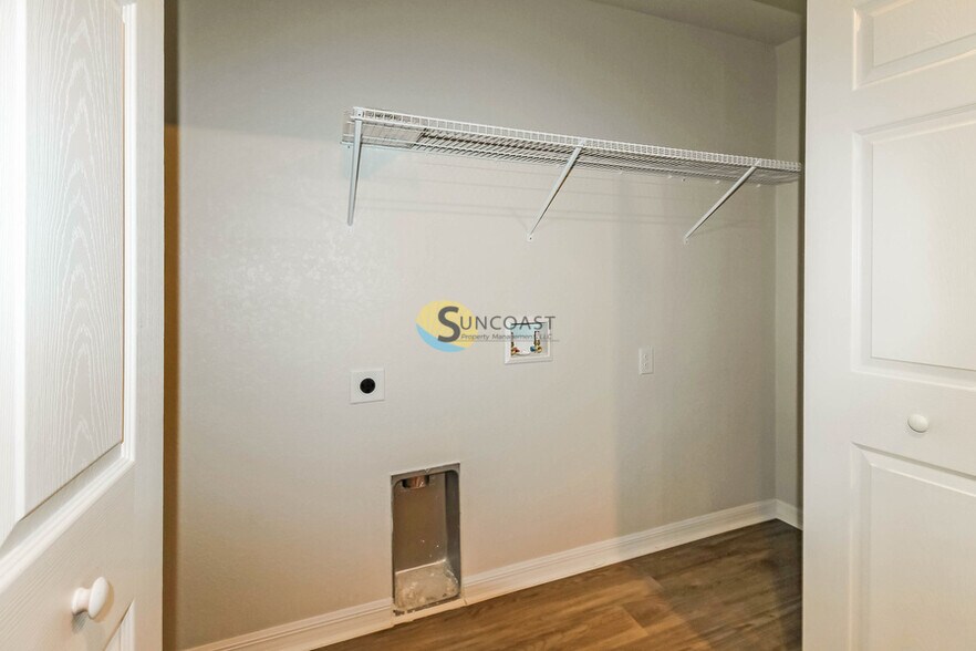 Building Photo - 9183 N Peachtree Way