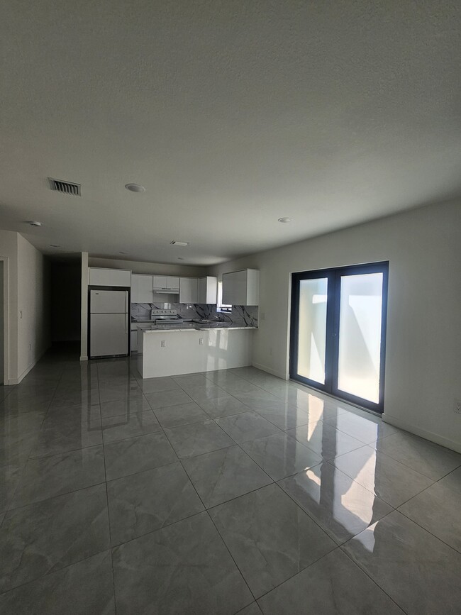 Building Photo - 2976 NW 48th St