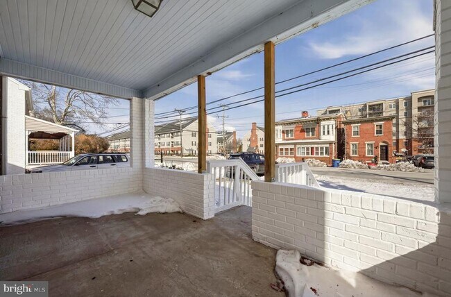 Building Photo - 816 Washington St