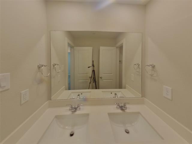Building Photo - 1113 Fallgate Dr